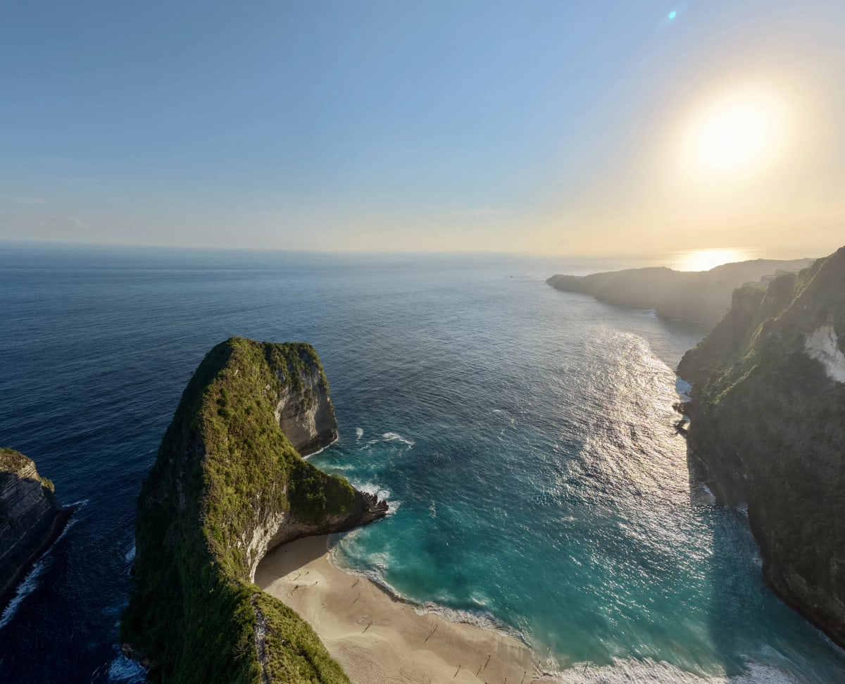 Nusa Penida: manta rays, cliffs and iconic beaches